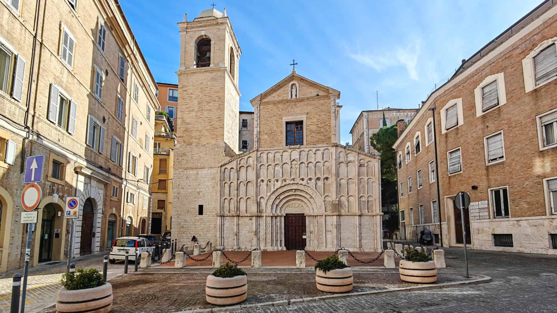 La chiesa di Santa Maria della Piazza