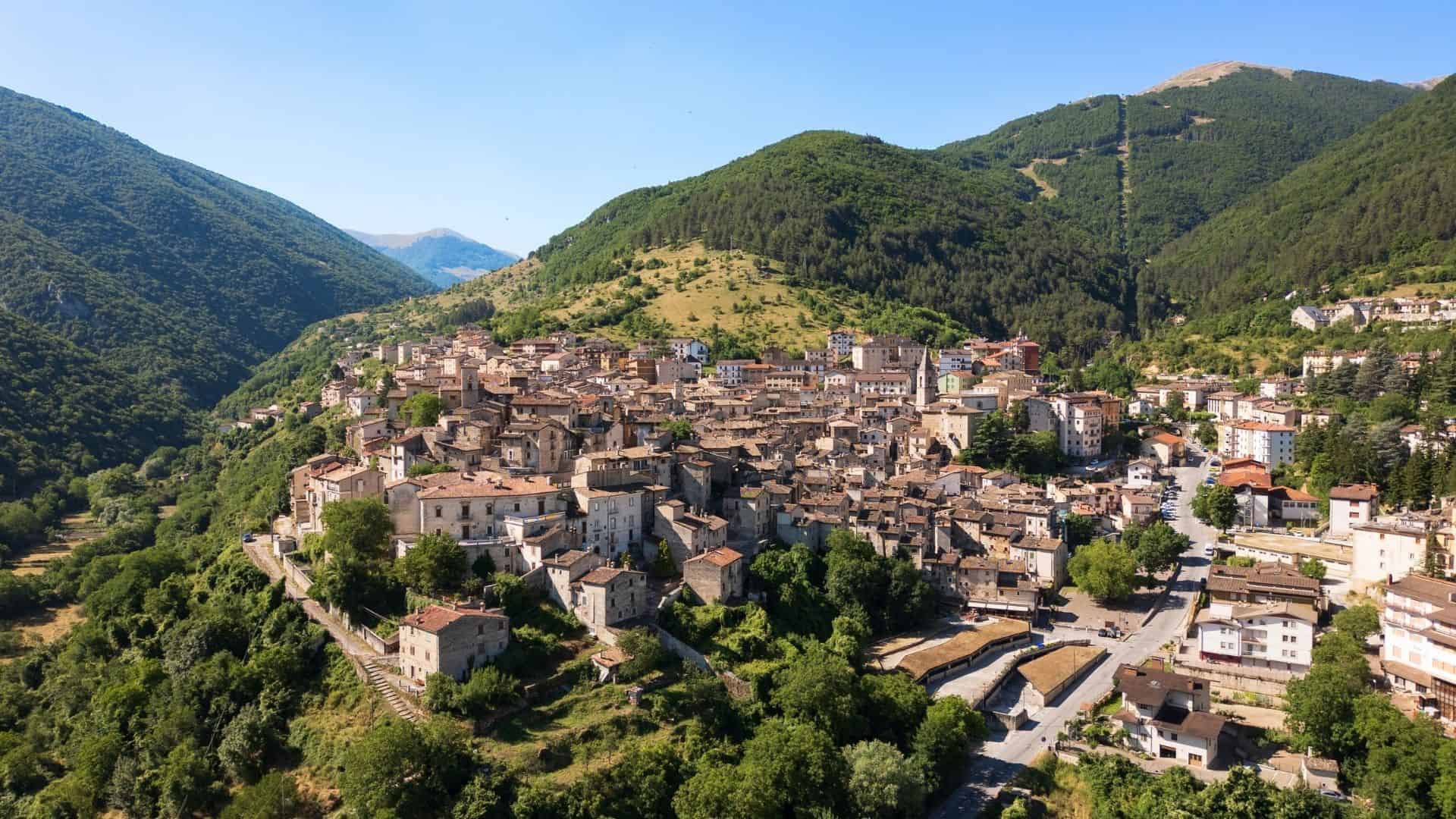 Vista dall'alto su Scanno