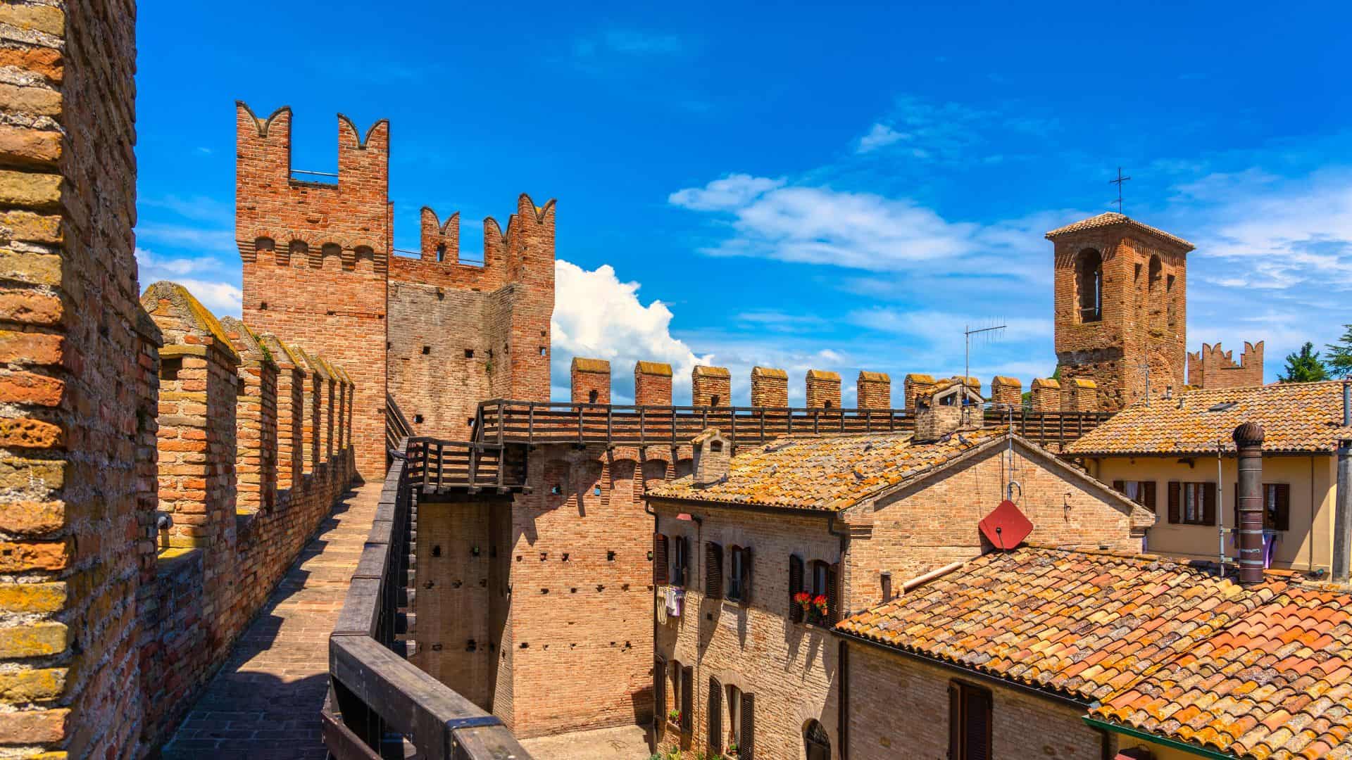 I camminamenti di ronda della Rocca di Gradara