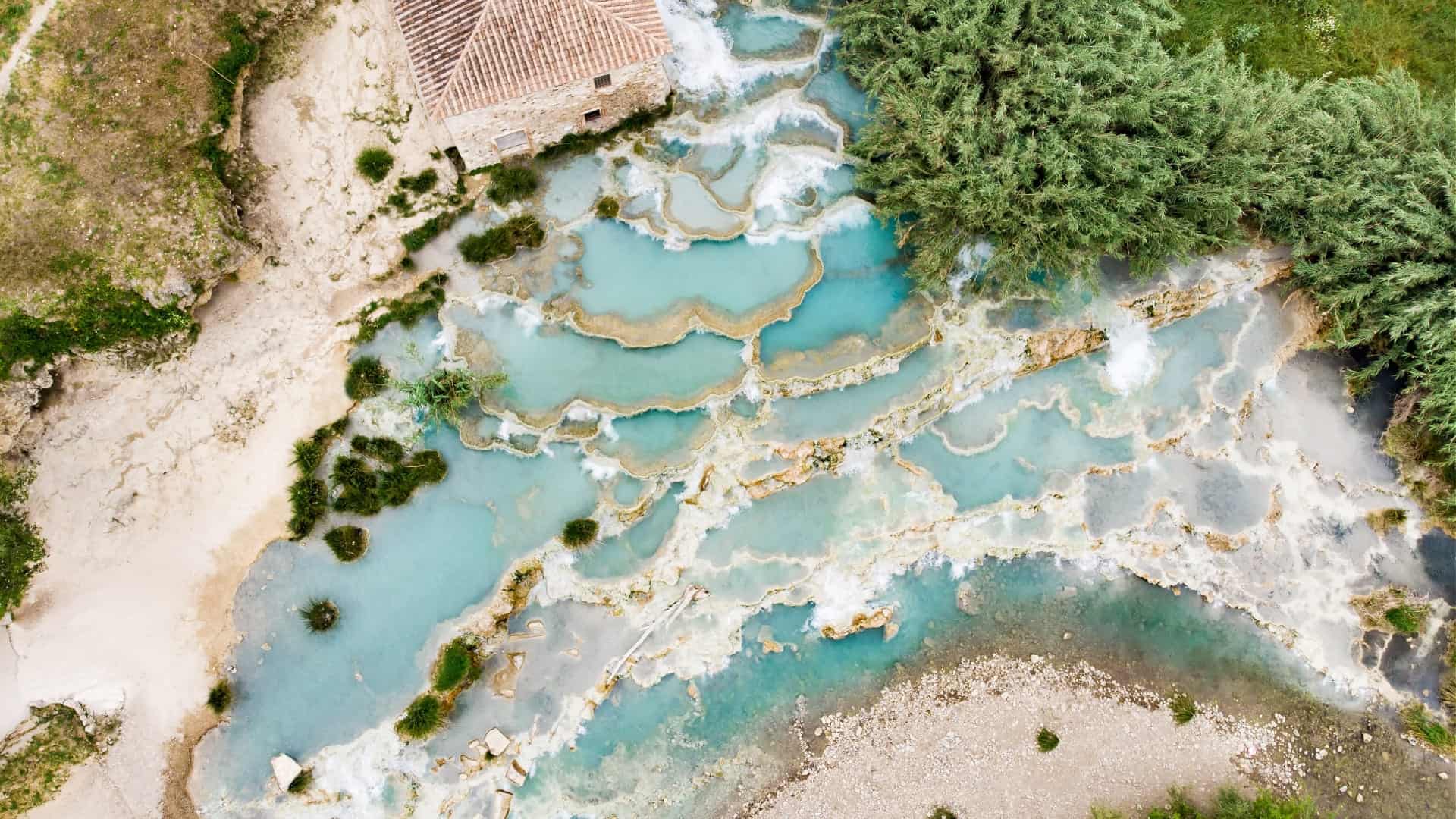 Vista dall'alto delle Terme di Saturnia