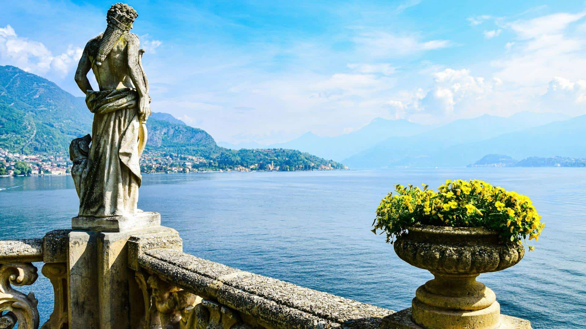 Vista dal lago di Como