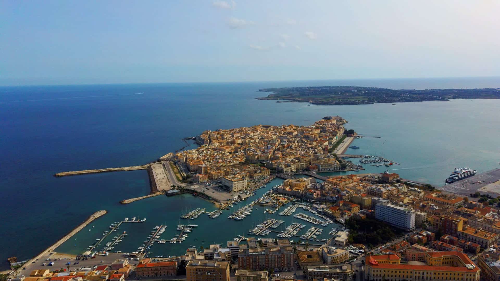 Panoramica su Siracusa e su Ortigia