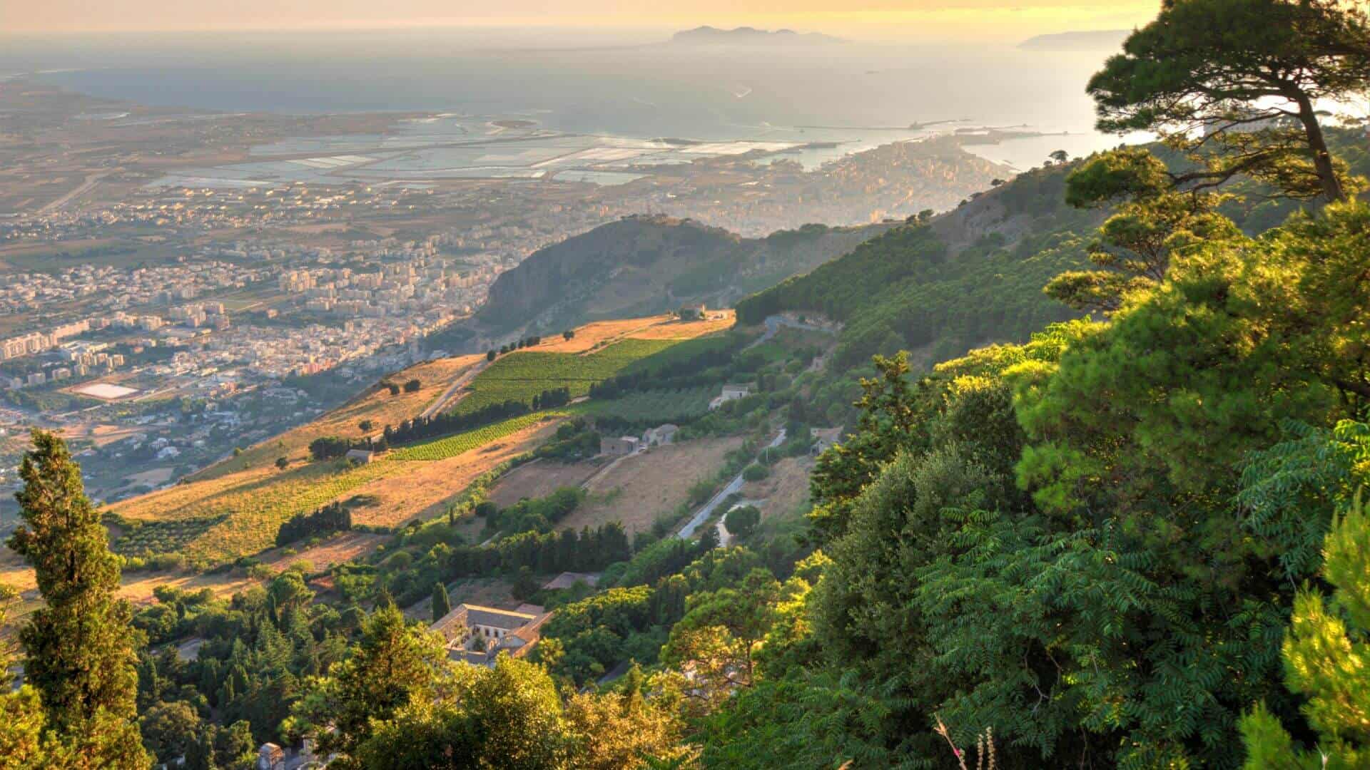 Vista dalla città di Erice. Foto di Gildo Cancelli