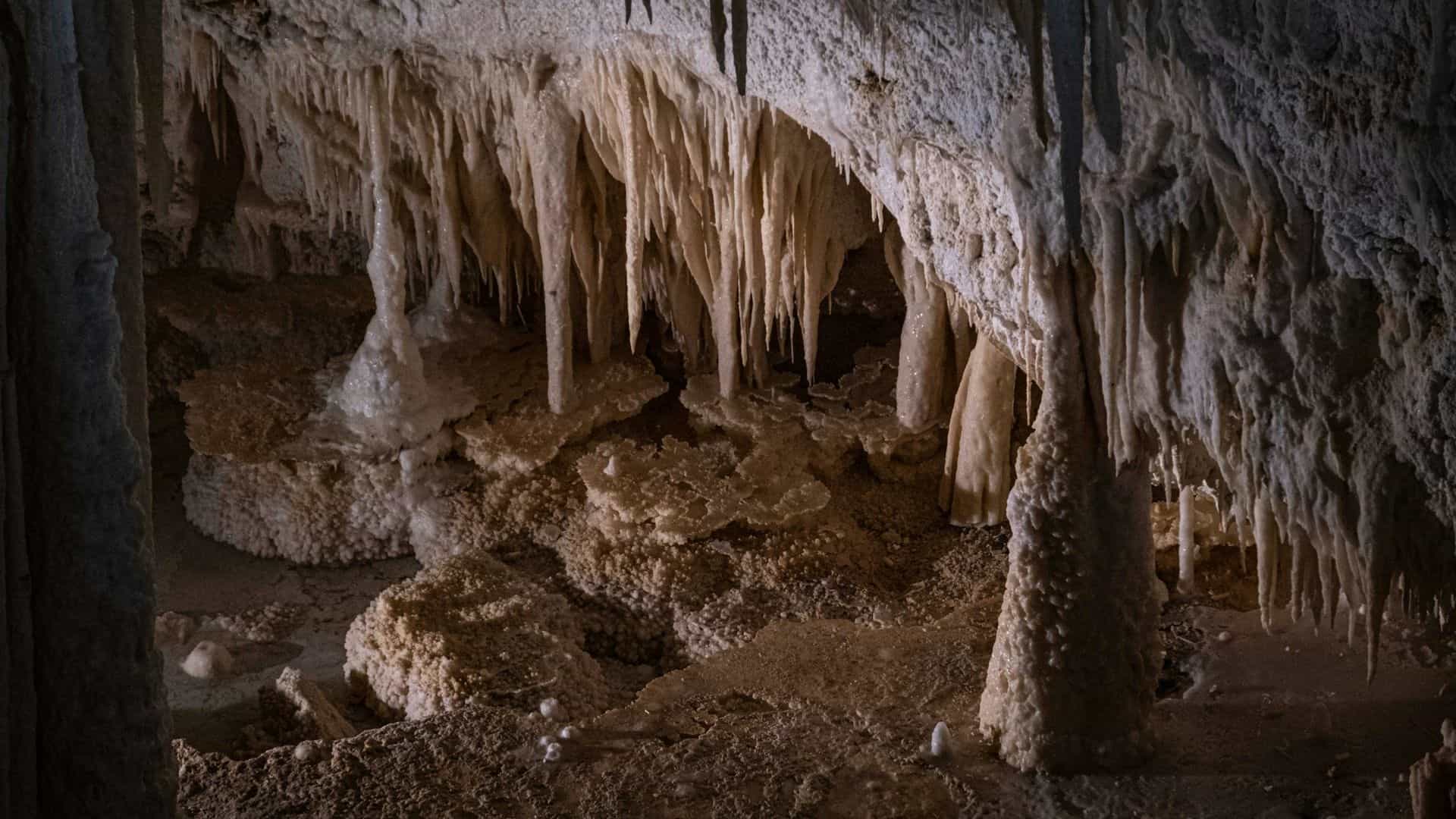 Interno delle grotte di Frasassi. Foto di Francesco Ungaro