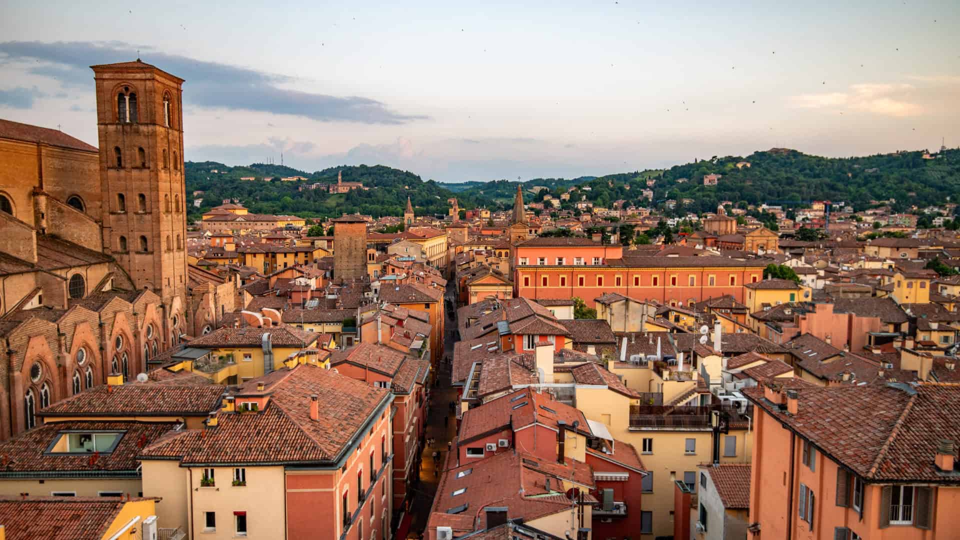 Panoramica della città di Bologna