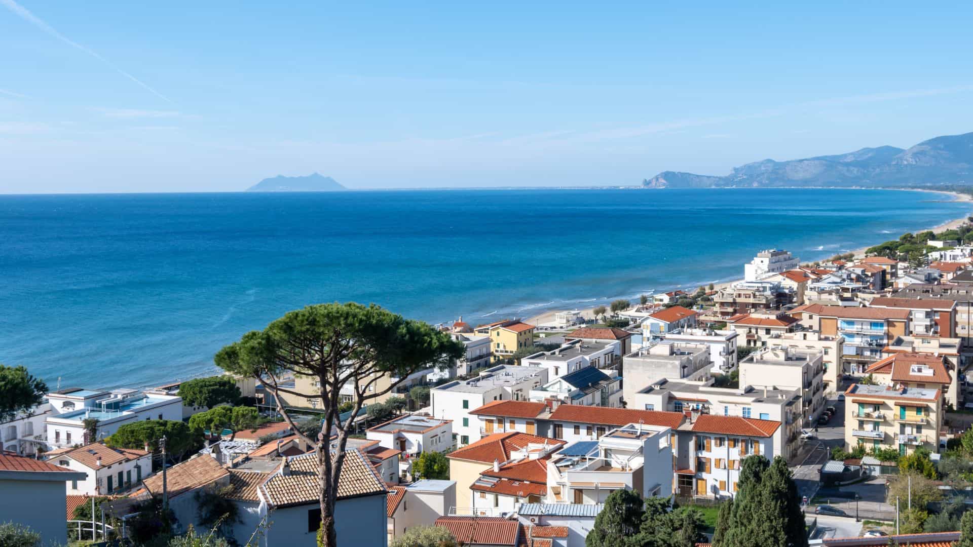La città di Sperlonga vista dall'alto