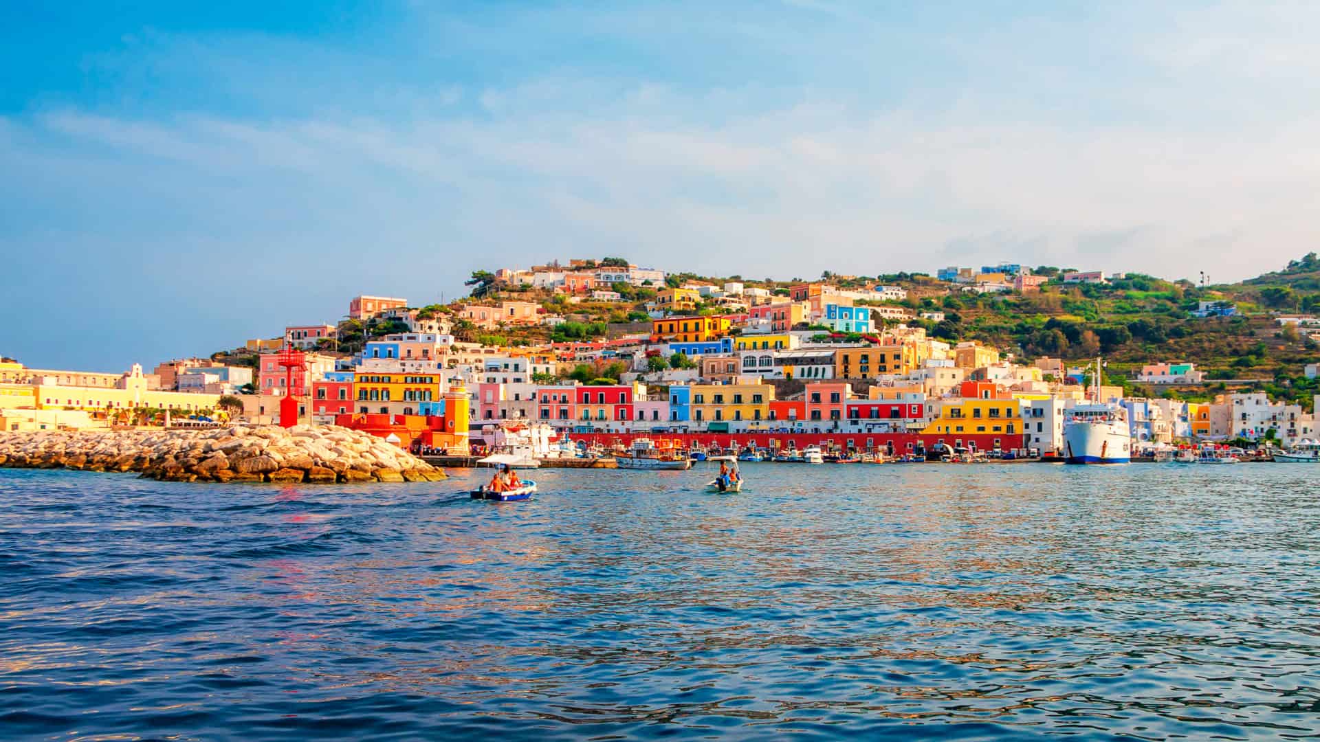 Isole Pontine viste dall'acqua