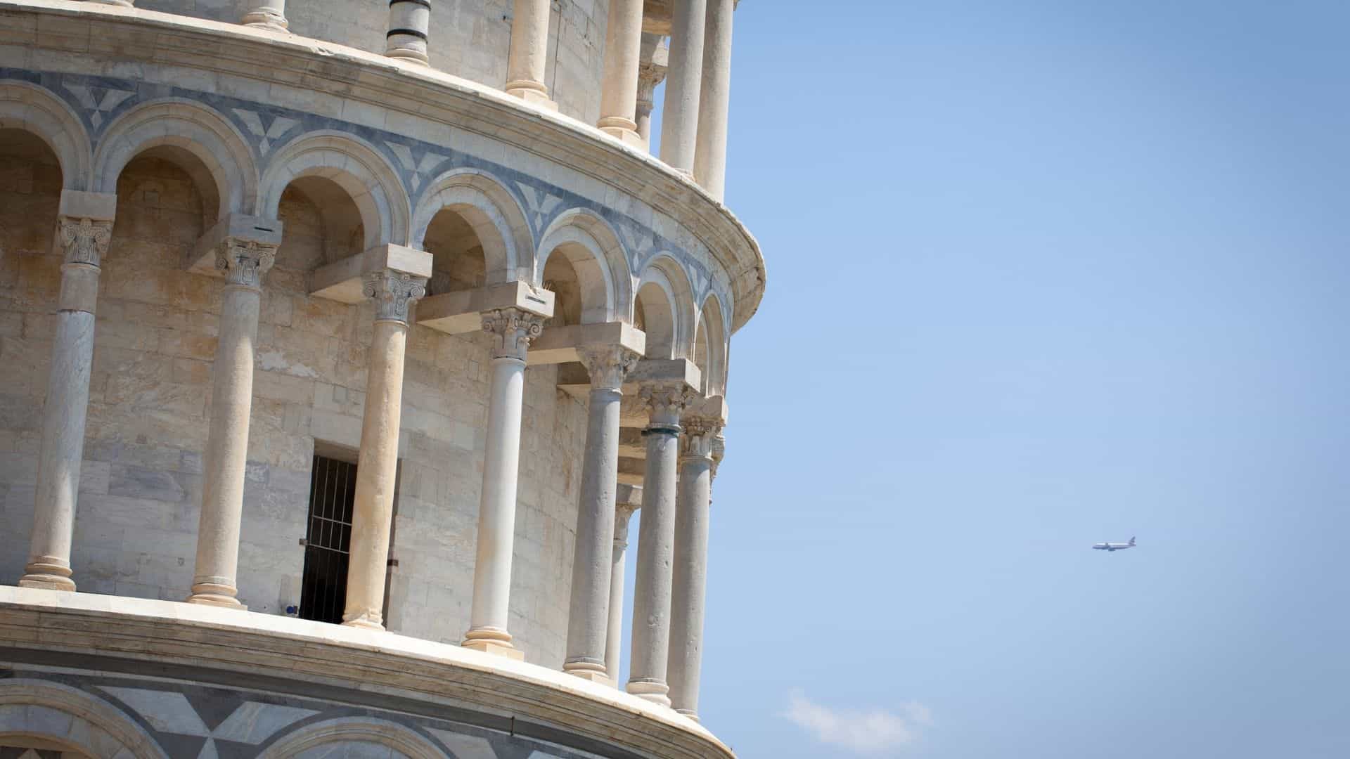 Dettaglio della Torre di Pisa. Foto di jimmyweee