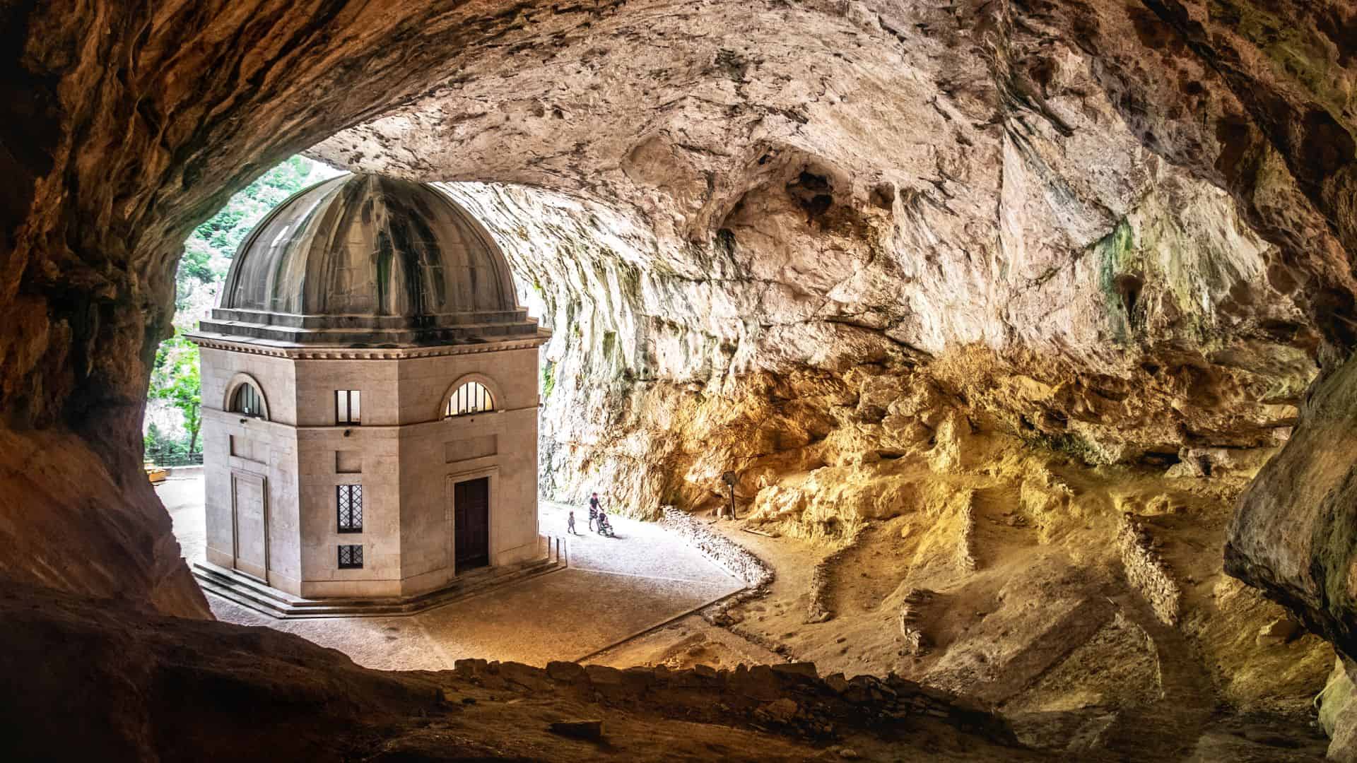 Le grotte di Frasassi nelle Marche