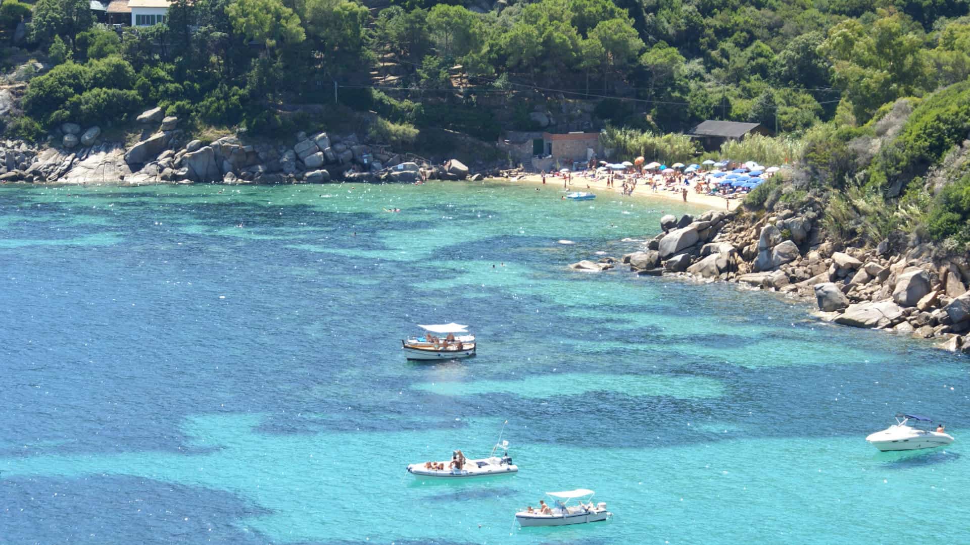 La spiaggia Le Caldane all'Isola del Giglio