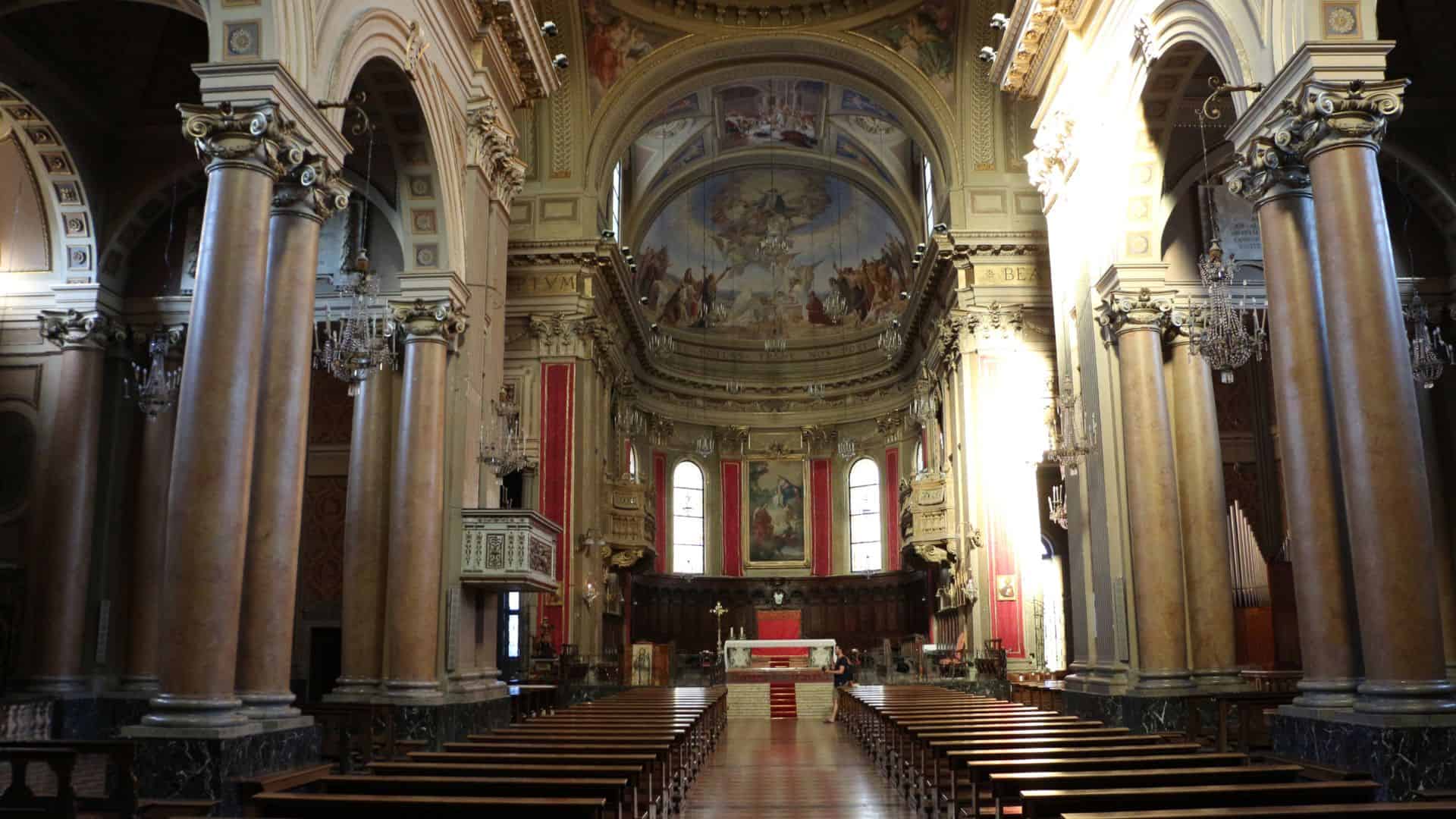 Interno del duomo di San Giuliano a Macerata. Foto di Saliko