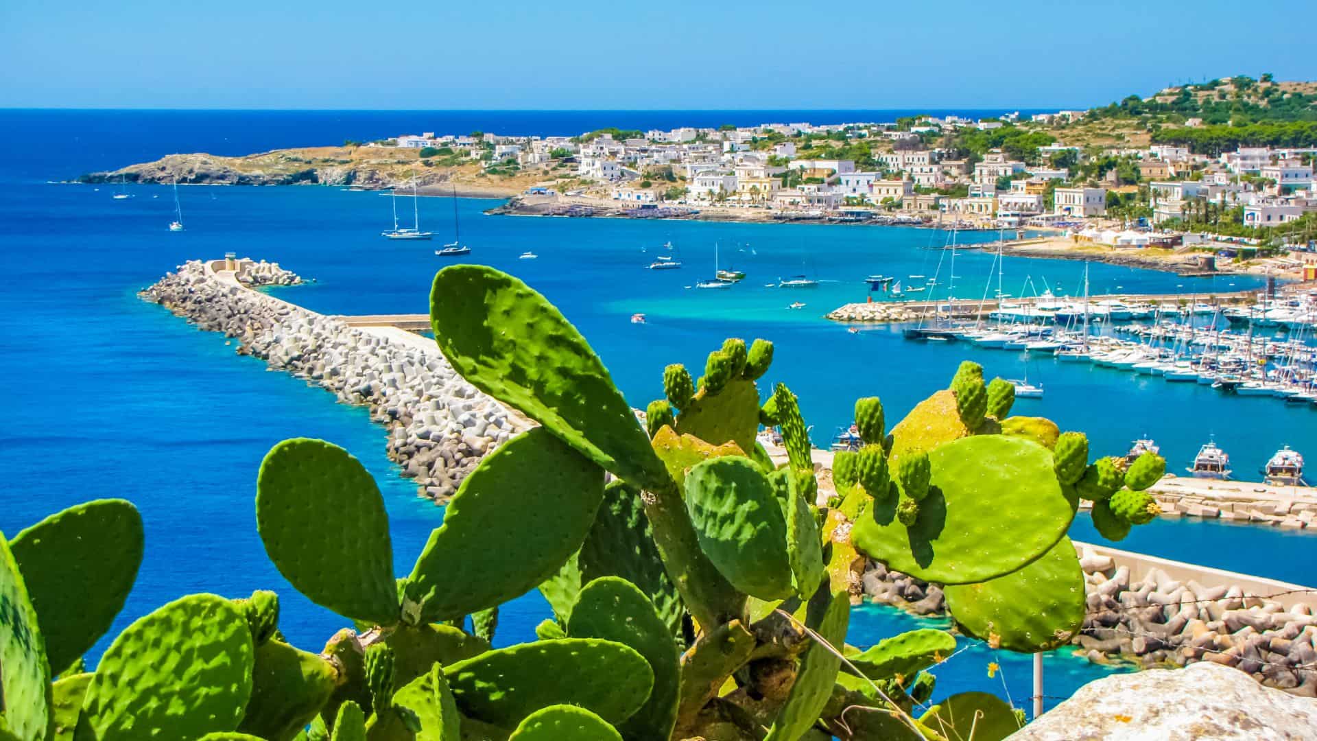 Il lungomare di Santa Maria di Leuca in Puglia