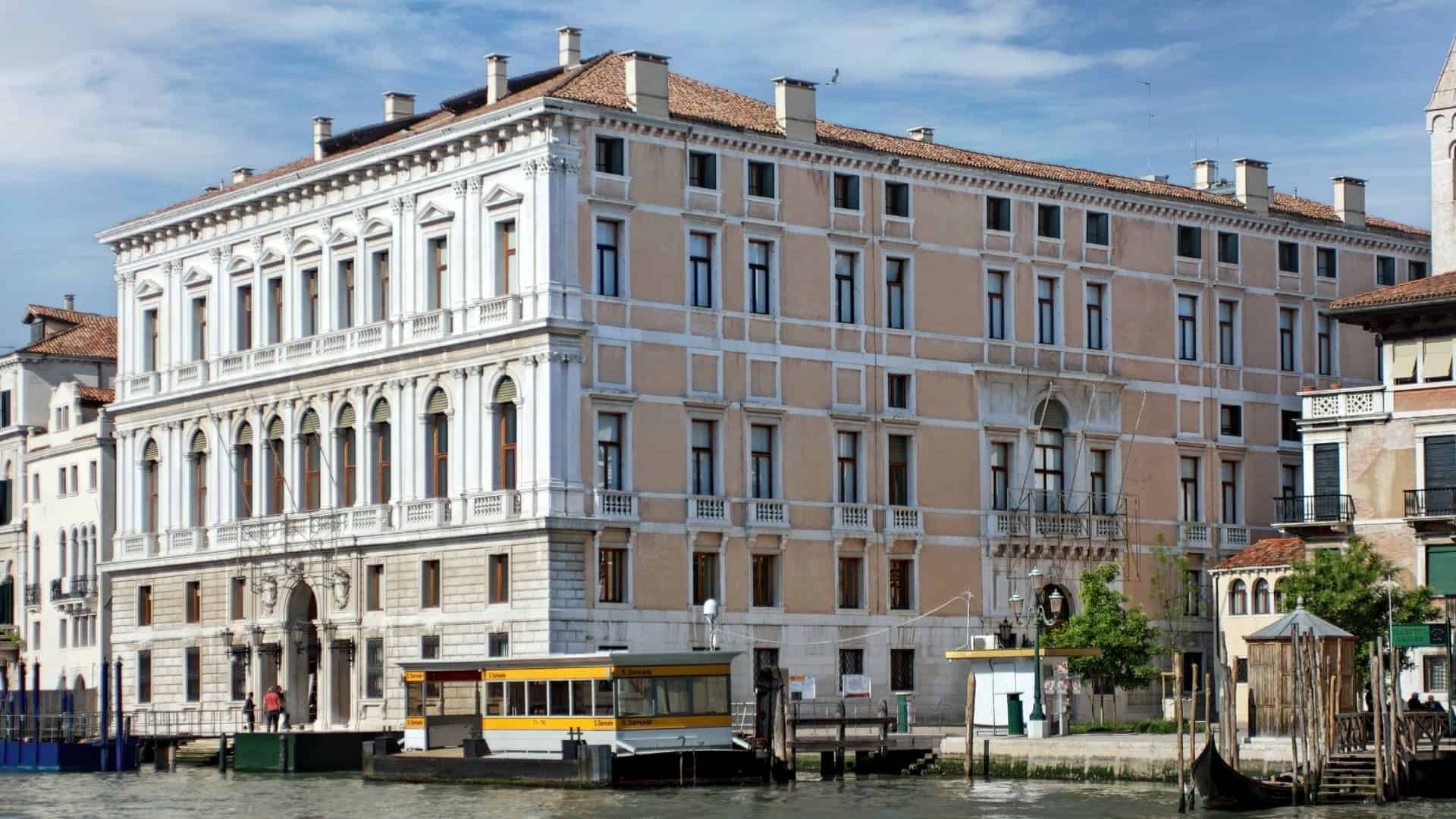 Palazzo Grassi a Venezia. Foto di Didier Descouens