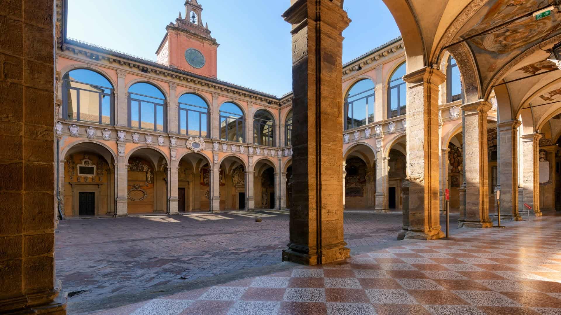 La Biblioteca comunale dell’Archiginnasio a Bologna
