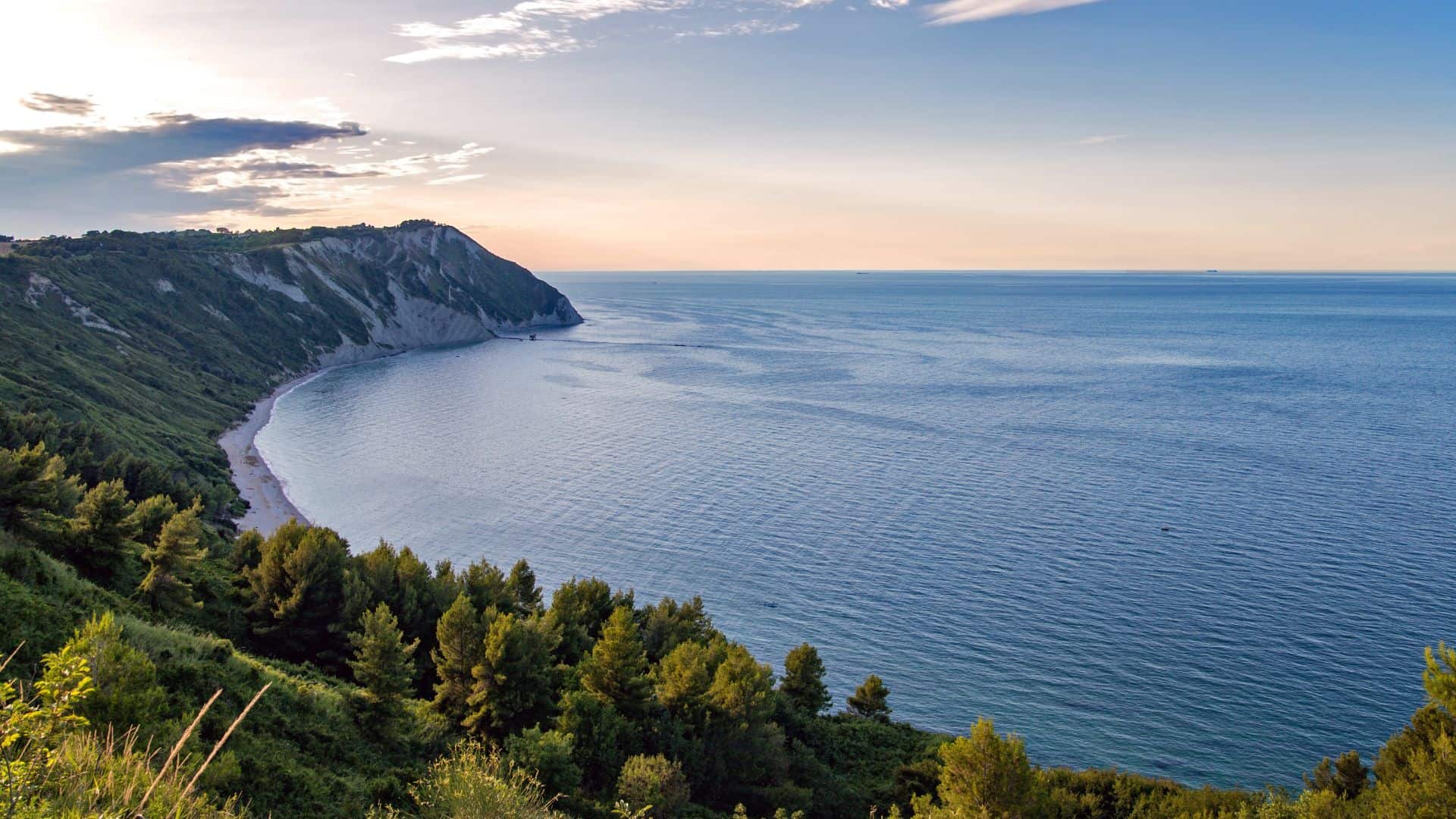 Spiaggia libera di Portonovo