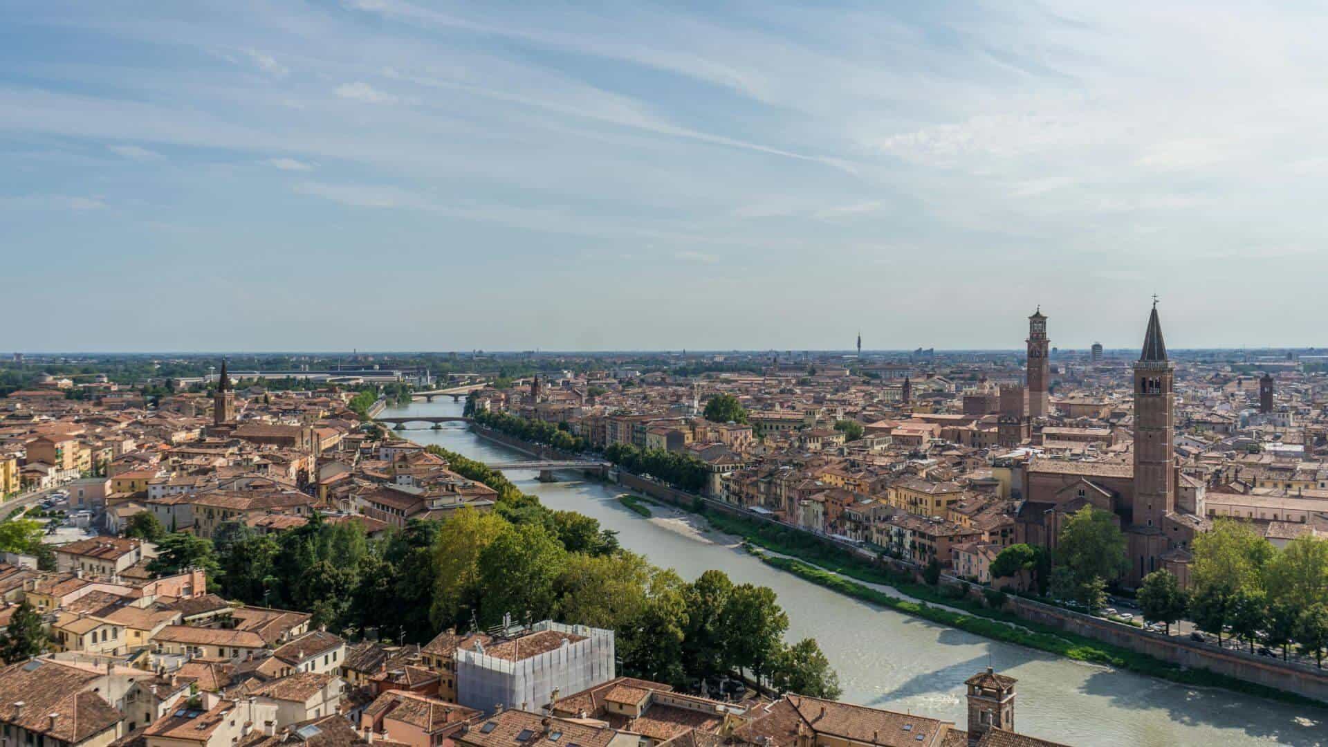 La città di Verona vista dall'alto