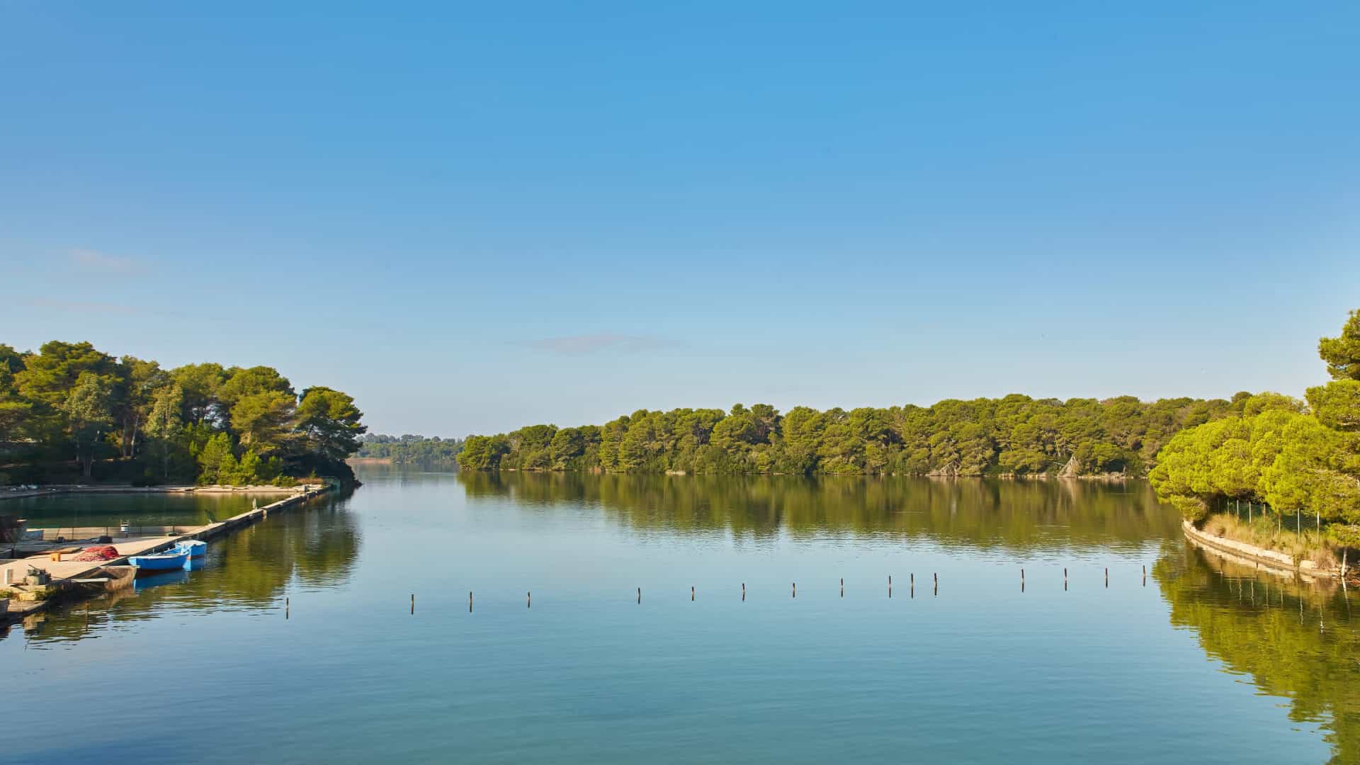 Alimini-Seen weite Panorama