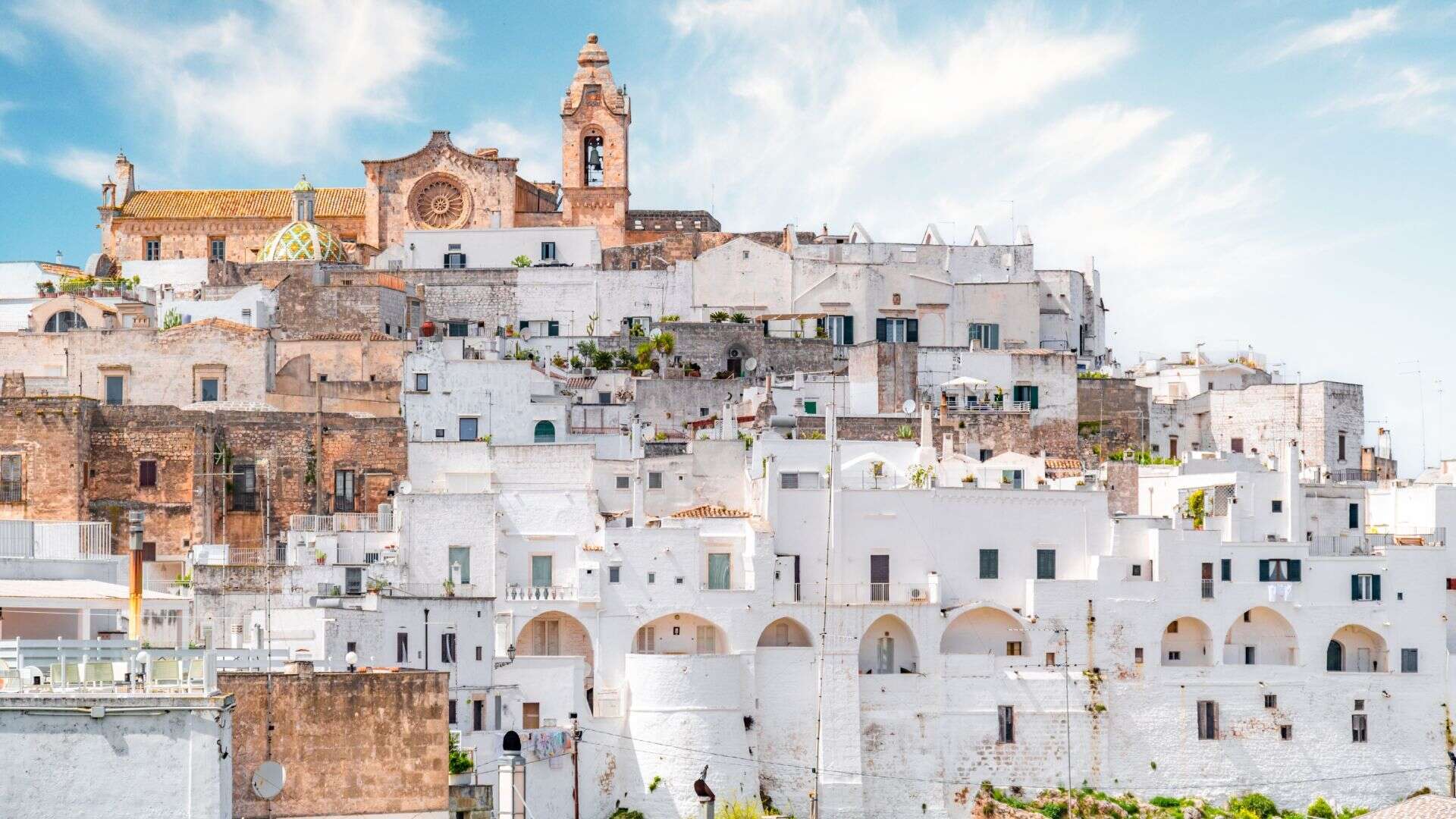 Le case bianche di Ostuni in Puglia