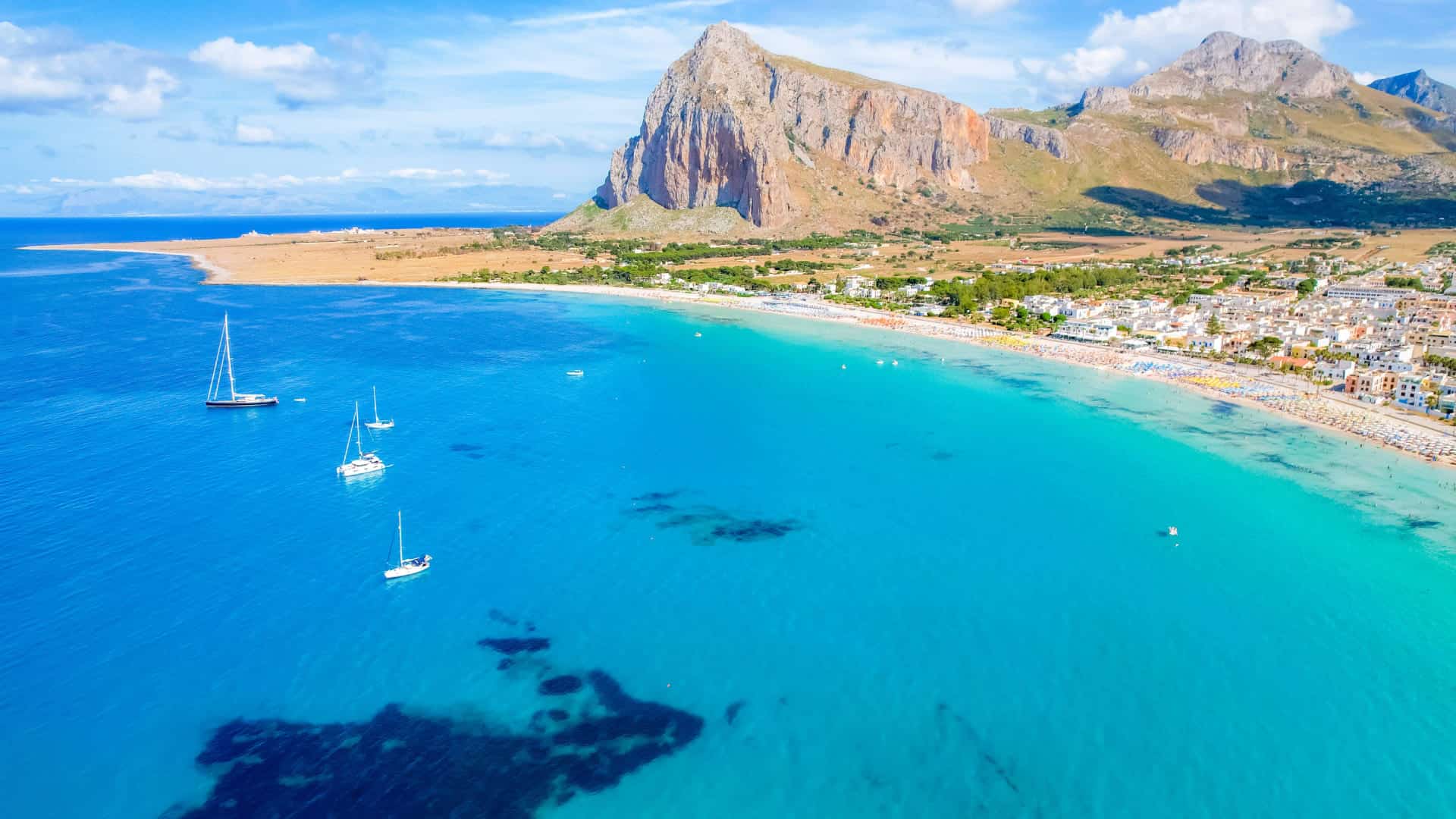 Vista panoramica di una spiaggia di San Vito Lo Capo