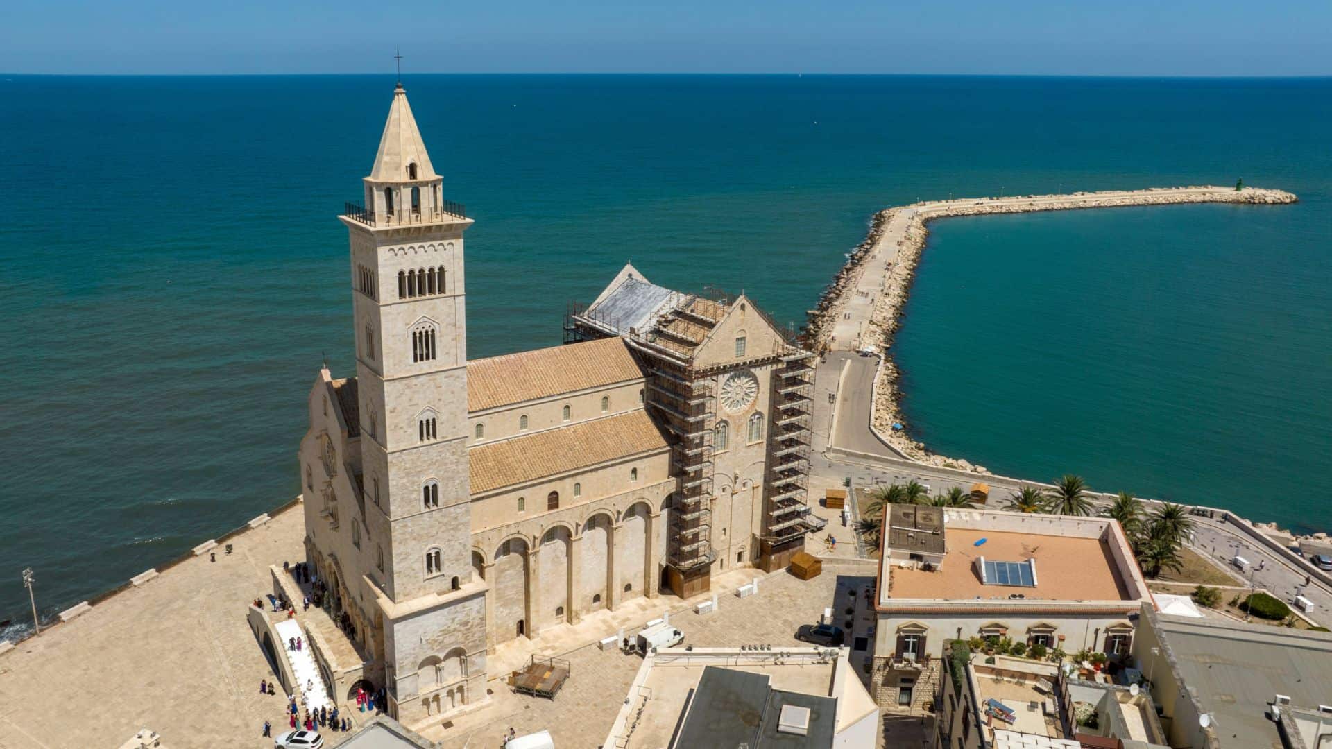 Duomo della città di Trani visto dall'alto