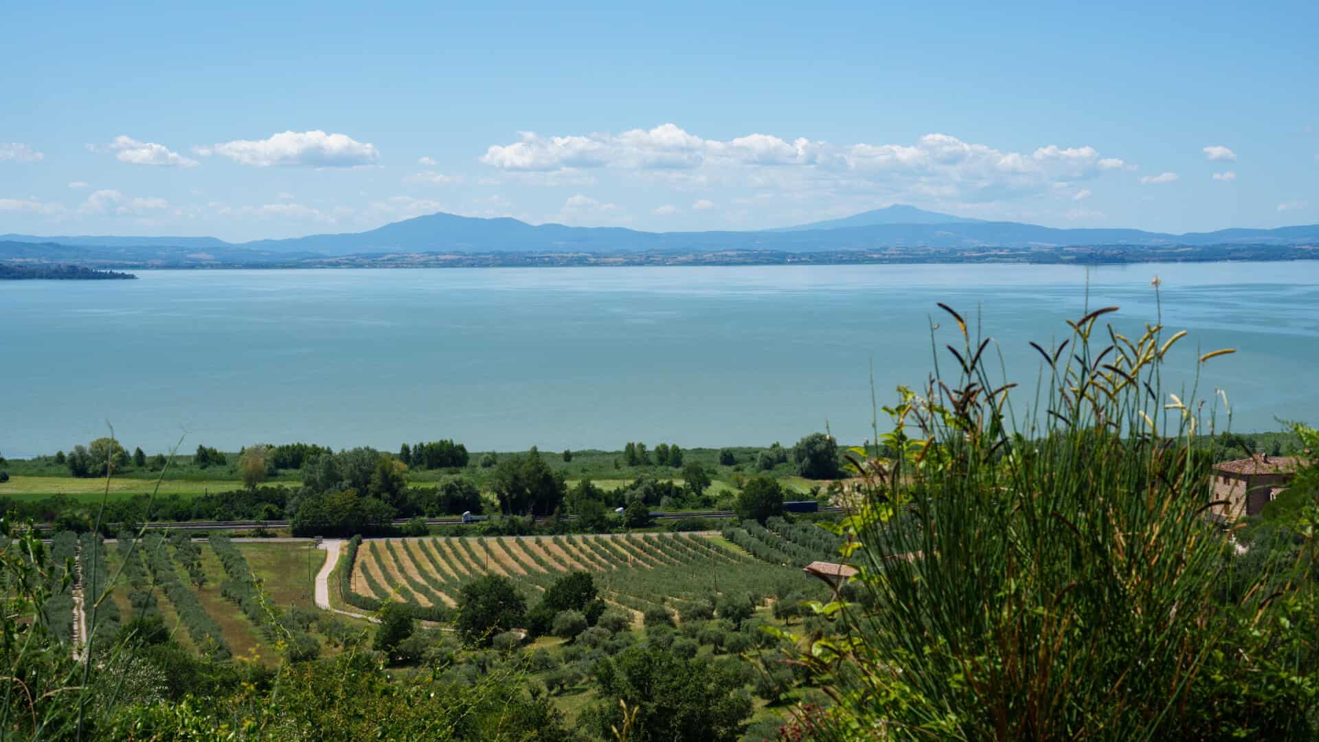 Ackerfelder und Trasimeno-See